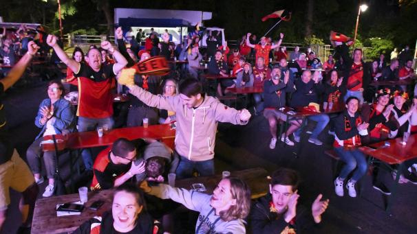 <p>Da tanzt der Scheiblerplatz: Mit 3:0 besiegten die Roten Teufel am Samstagabend Russland und feierten somit einen gelungenen Einstand in das Turnier.</p>