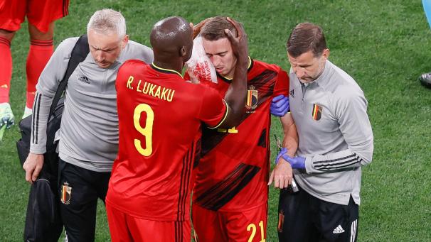 <p>Die EM war nach 26 Minuten vorbei: Timothy Castagne musste gegen Russland früh verletzt ausgewechselt werden.</p>