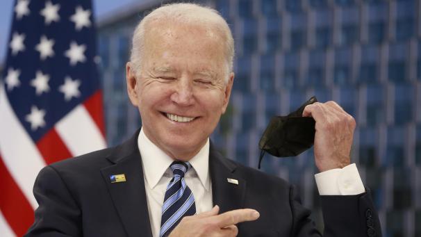 <p>US-Präsident Joe Biden zeigte sich am Montag in Brüssel munter gelaunt.</p>