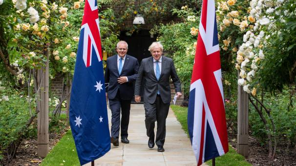 <p>Zeigten sich nach dem Abschluss des Deals glücklich: Boris Johnson (rechts) und Scott Morrison (links).</p>
