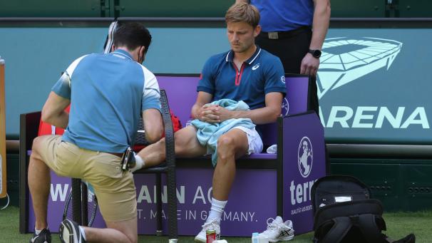 <p>David Goffin ließ sich von einem Physiotherapeuten behandeln.</p>