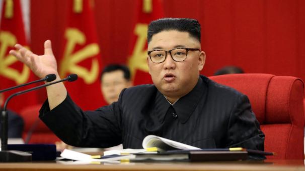 <p>Kim Jong Un ist seit dem 29. Dezember 2011 der sogenannte Oberste Führer der Demokratischen Volksrepublik Korea.</p>