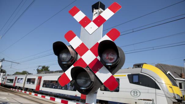 <p>Rotes Licht bedeutet in Belgien in der Regel immer ein Haltegebot.</p>