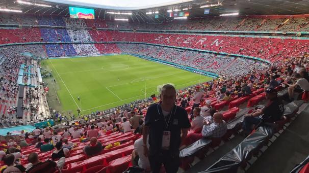 <p>Jürgen Reinker in der mit 14.000 Zuschauern gefüllten Allianz Arena in München.</p>