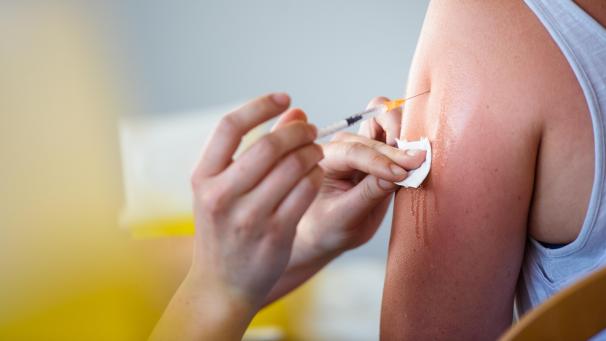 <p>Die DG bietet allen noch nicht geimpften Bürgern ab 18 Jahren die Möglichkeit, sich mit dem Impfstoff von Johnson&amp;Johnson impfen zu lassen.</p>