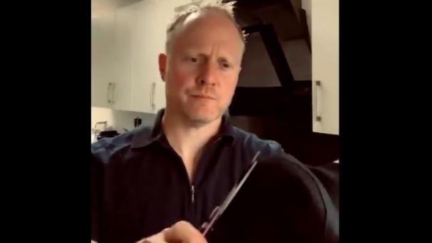 <p>Hat Wort gehalten: Jim Pickard.</p>