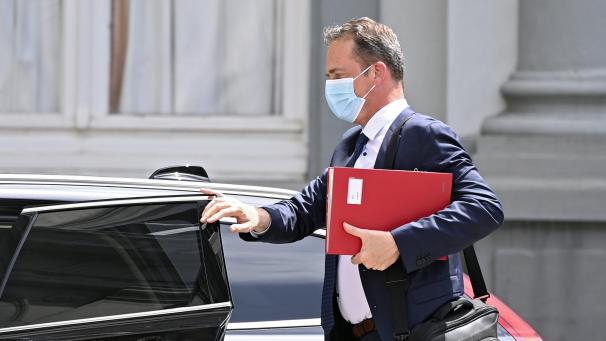 <p>Ministerpräsident Oliver Paasch am Freitag bei der Ankunft in Brüssel vor der Sitzung des Konzertierungsausschusses</p>