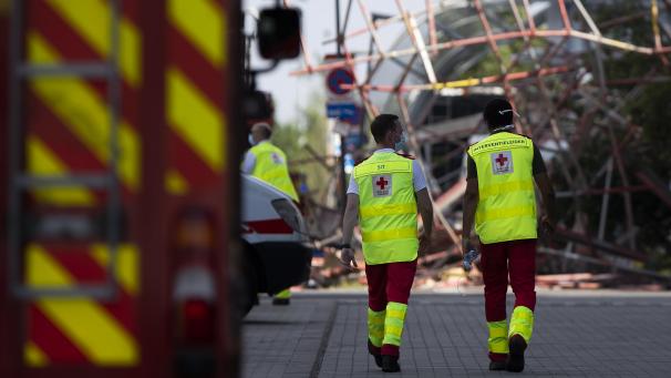 <p>Die Einstatzrkräfte haben am Samstagmorgen einen zweiten Toten aus den Trümmern befreit.</p>