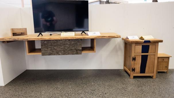 <p>Die Ausstellung der Gesellen- und Meisterstücke der Absolventen des Zentrums für Aus- und Weiterbildung des Mittelstandes (ZAWM) St.Vith ist noch bis zum morgigen Dienstag auf Anmeldung im St.Vither Triangel zu sehen.</p>