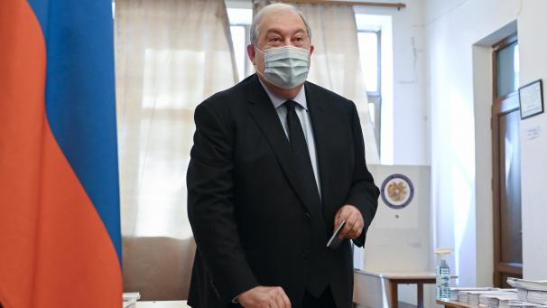 <p>„Die Wahlen haben eine entscheidende Bedeutung für unseren Staat und unser Volk“, sagt Präsident Armen Sarkissjan.</p>