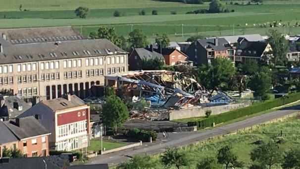 <p>Ein „Mini-Tornado“ hat in der Gemeinde Beauraing eine Schneise der Verwüstung hinterlassen.</p>