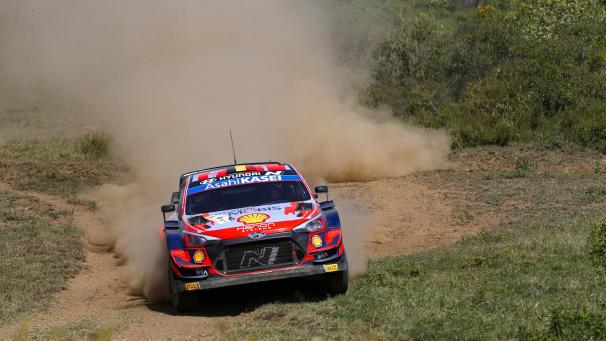 <p>Thierry Neuville am Mittwoch beim Shakedown der Safari-Rallye.</p>
