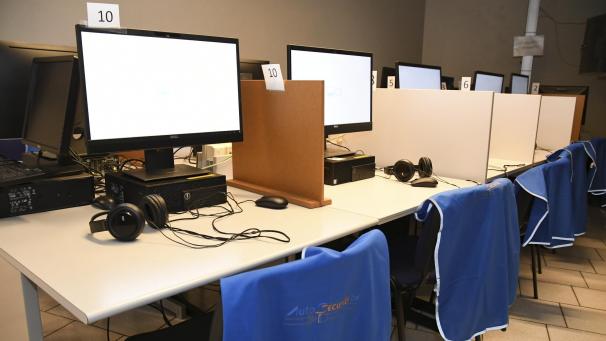 <p>Blick auf das Führerschein-Prüfzentrum in Eupen</p>