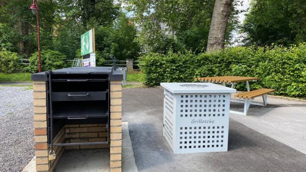 <p>Seit einigen Tagen ist die Grillstelle auf dem Scheiblerplatz hergerichtet.</p>