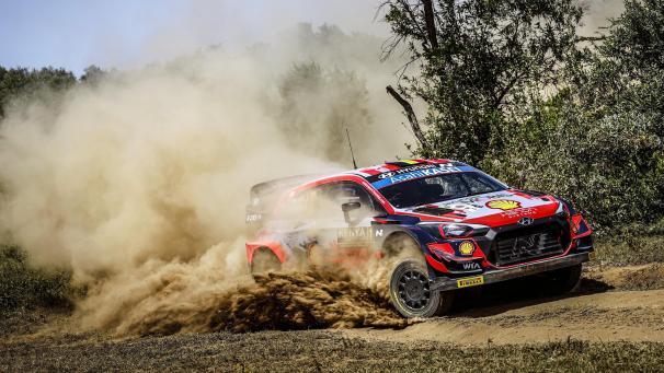 <p>Der Ostbelgier Thierry Neuville (Hyundai) unterwegs bei der härtesten Rallye der Welt.</p>