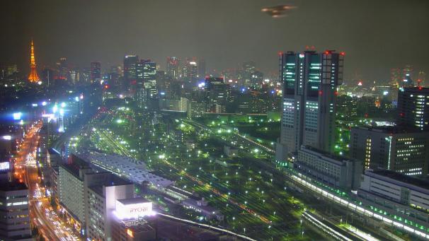 <p>Mit Photoshop lässt sich so manches simulieren, wie hier über Tokyo. Dennoch hat selbst das Pentagon für viele Luftphänomene keine Erklärung. Damit sind es automatisch UFOs: nicht identifizierbare Flugobjekte.</p>