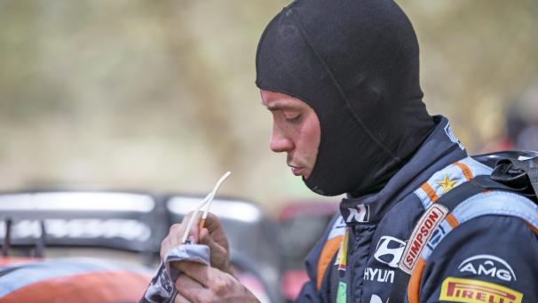 <p>Thierry Neuville ist bitter enttäuscht nach seinem Ausfall.</p>