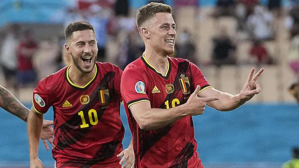 <p>Thorgan Hazard (r.) traf per Traumtor zum belgischen Sieg.</p>
