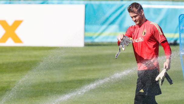 <p>Simon Mignolet</p>