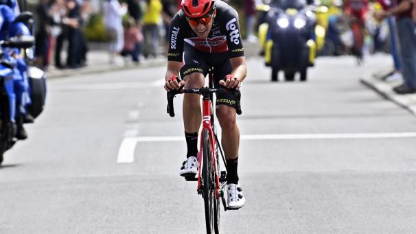 <p>Brent Van Moer sah lange Zeit, wie der Etappensieger aus.</p>