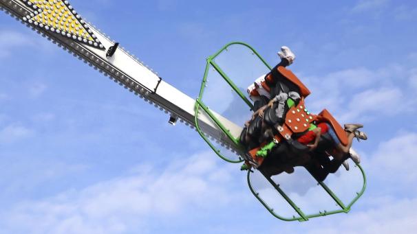 <p>Nervenkitzel in luftiger Höhe: Die Schausteller der Malmedyer Kirmes freuten sich, dass der Besucherzuspruch fast so gut war wie 2019 bei der letzten Kirmes vor der Corona-Pandemie.</p>