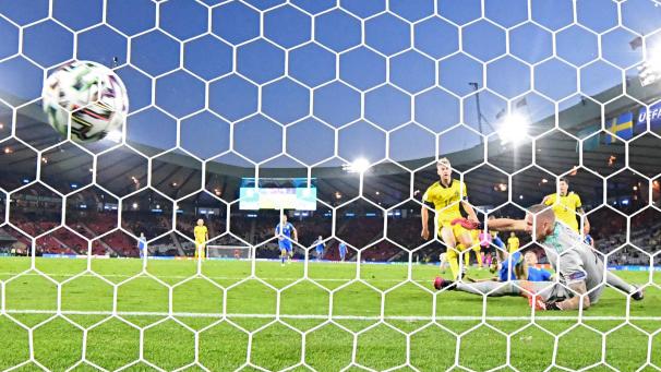 <p>Die Entscheidung: In der 120. Minute traf Dovbyk zum Sieg für die Ukraine.</p>