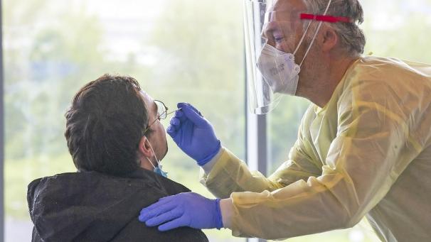 <p>23 Prozent der Corona-Neuinfektionen sind derzeit auf die Delta-Variante zurückzuführen.</p>