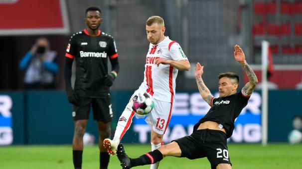 <p>Max Meyer (am Ball)</p>