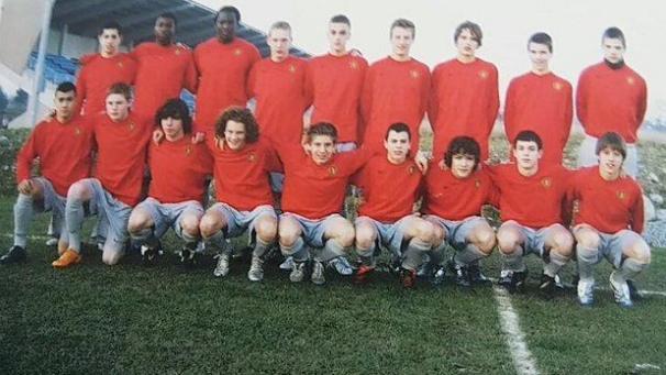 <p>Michael Lallemand (hinten, 4. v. l.) spielte 2008 gemeinsam mit Romelu Lukaku, der auf dem Foto links neben ihm steht.</p>