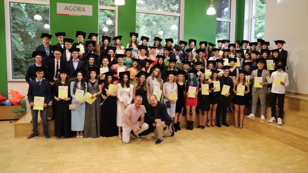 <p>Schlagen nun ein neues Kapitel auf: Die Abiturienten des KAE Eupen.</p>