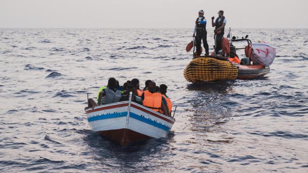 <p>Die Hilfsorganisation hat im zentralen Mittelmeer mehr als 40 Menschen aus Seenot gerettet.</p>