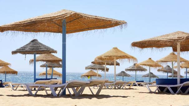 <p>In den portugiesischen Urlaubsorten wartet man sehnsüchtig auf ausländische Touristen. Der belgische Gesundheitsminister Frank Vandenbroucke möchte Portugal als Hochrisikogebiet einstufen.</p>