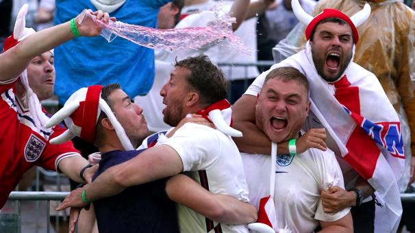 <p>Mindestens 1600 Engländer sollen nach Italien gereist sein, ohne sich an die Quarantäne-Vorschriften zu halten.</p>