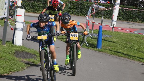 <p>Dreiländerfahrt in St.Vith. Bei den Kinderrennen wurde verbissen um die vordersten Plätze gekämpft.</p>