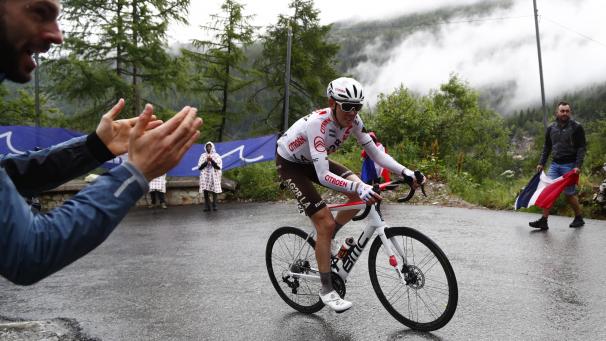 <p>Ben O’Connor gewann am Sonntag die zweite Alpenetappe im Alleingang.</p>