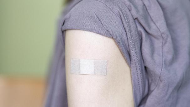 <p>Eine systematische, staatlich organisierte Impfung aller Kinder ohne Komorbidität im Alter von 12 bis 15 Jahren wird nicht empfohlen.</p>