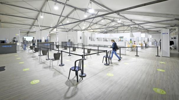 <p>Auch in die Impfzentren in der DG, hier das in Eupen, werden demnächst 12- bis 15-Jährige eingeladen.</p>