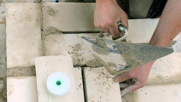 <p>Der enorme Preisanstieg bei Baumaterialien zwingt immer mehr Unternehmer dazu, ihre Angebote zu überdenken.</p>