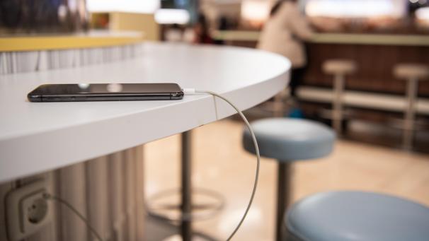 <p>Die Kommission möchte einen einheitlichen Standard auch für kabelloses Laden schaffen</p>