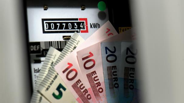 <p>Die durchschnittlichen Energiekosten eines belgischen Haushalts sind in den letzten zwölf Monaten bereits um 130 Euro für Strom und 440 Euro für Gas gestiegen. Diese Hausse dürfte sich fortsetzen.</p>