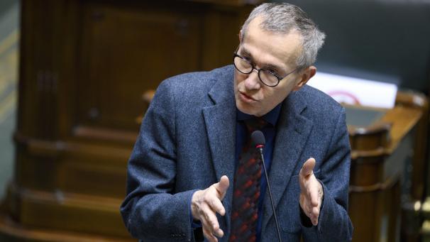 <p>Er möchte erreichen, dass geimpftes Gesundheitspersonal „zur Norm wird“: Gesundheitsminister Frank Vandenbroucke (Vooruit). Wie er dahin kommen will, ist noch offen.</p>