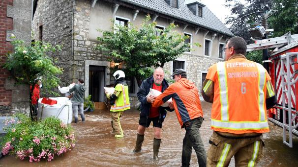 <p>Persönliche Dramen haben sich am Mittwoch abgespielt: In der Burgstraße ist ein Wohnhaus geflutet worden.</p>