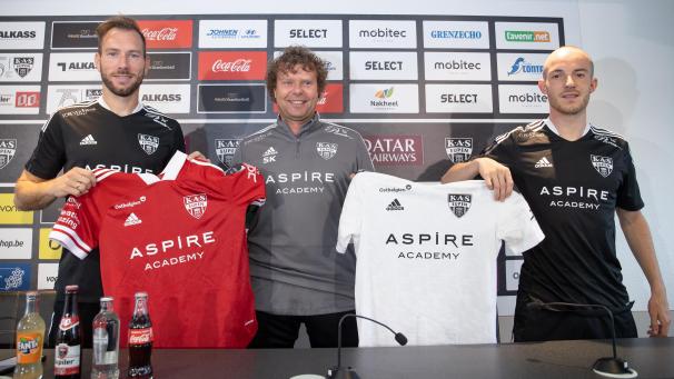 <p>Torwart Robin Himmelmann (l.) und Mittelfeldspieler Jérôme Déom wurden am Mittwoch vorgestellt.</p>