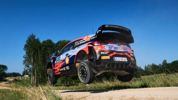 <p>Thierry Neuville am Donnerstag beim Shakedown der Estland-Rallye</p>