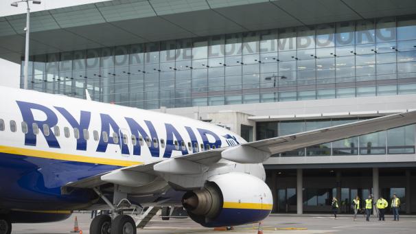 <p>Ein Blick von außen auf den Luxemburger Flughafen</p>