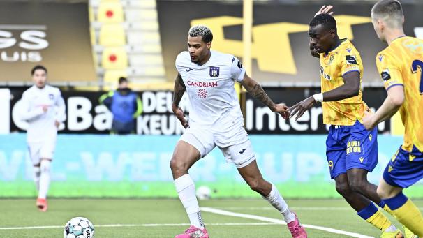 <p>Lukas Nmecha (am Ball) im Trikot des RSC Anderlecht.</p>