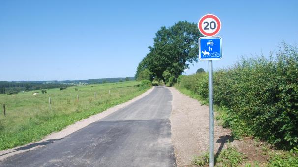 <p>Im Bereich der Buchengasse wurde die Anbindung der Ortschaften Medell und Meyerode an den Vennbahnradweg fertiggestellt.</p>