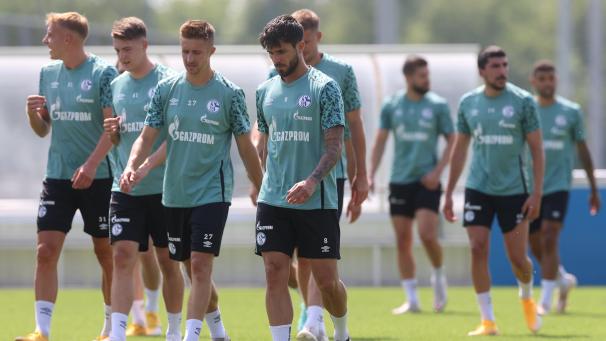 <p>Im Schalker Lager fiel ein Schnelltest positiv aus.</p>