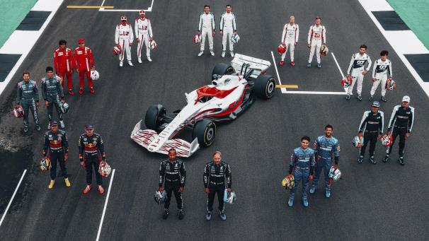 <p>In Silverstone wurde im Beisein aller Fahrer die neue Formel 1 vorgestellt.</p>