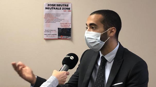 <p>Vergangene Woche richtete Staatssekretär Mahdi (Bild) eine „neutrale Zone“ ein - ein Büro, wo Papierlose sich über ihre persönliche Regularisierungsakte informieren können.</p>